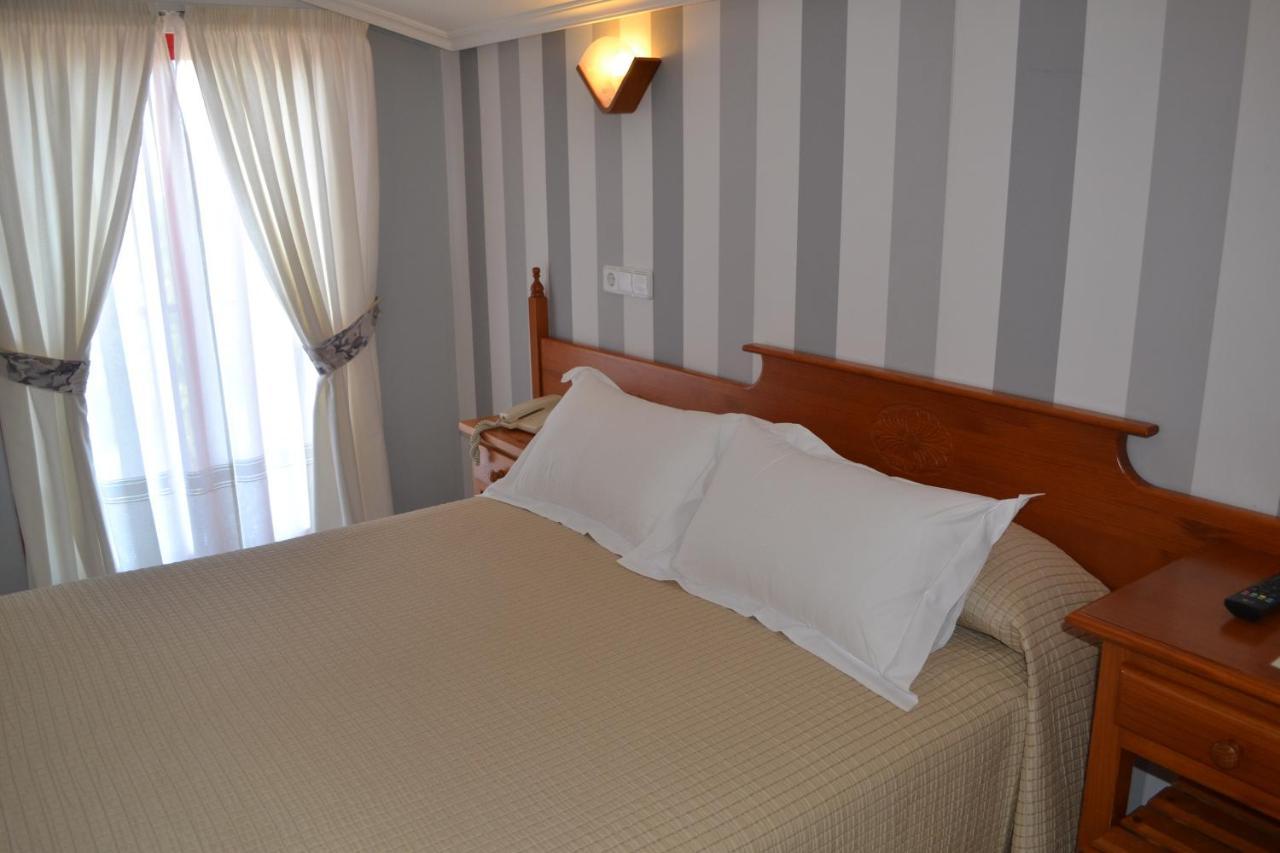 Hotel Piramide Portonovo Zimmer foto