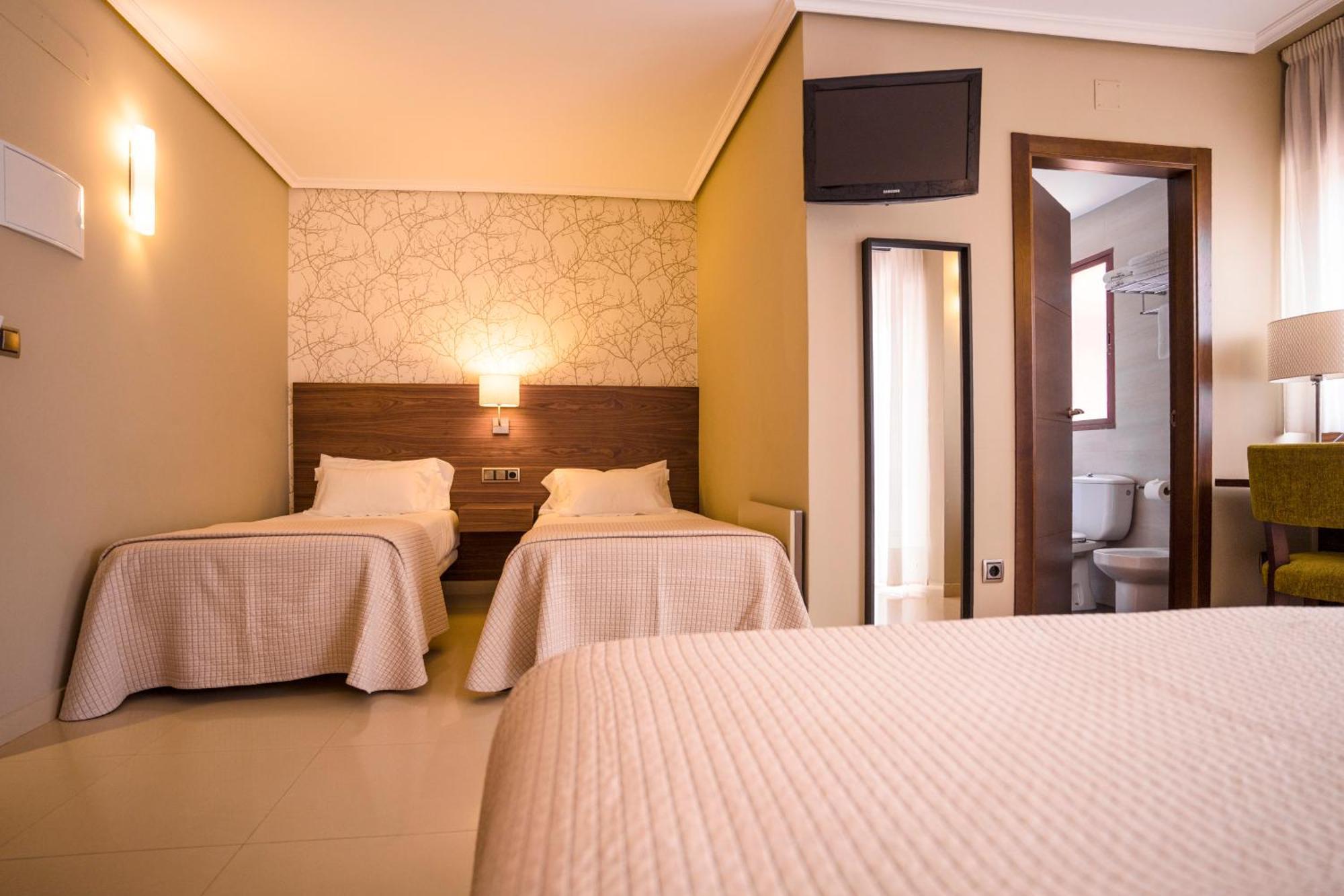 Hotel Piramide Portonovo Zimmer foto